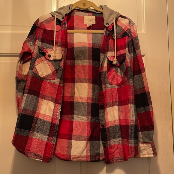 F21 Plaid Shacket with detachable hood - Picture 5 of 8